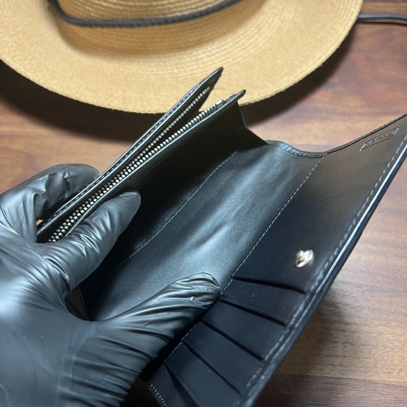 Coach Leatherware Snap zippy wallet - Picture 5 of 15